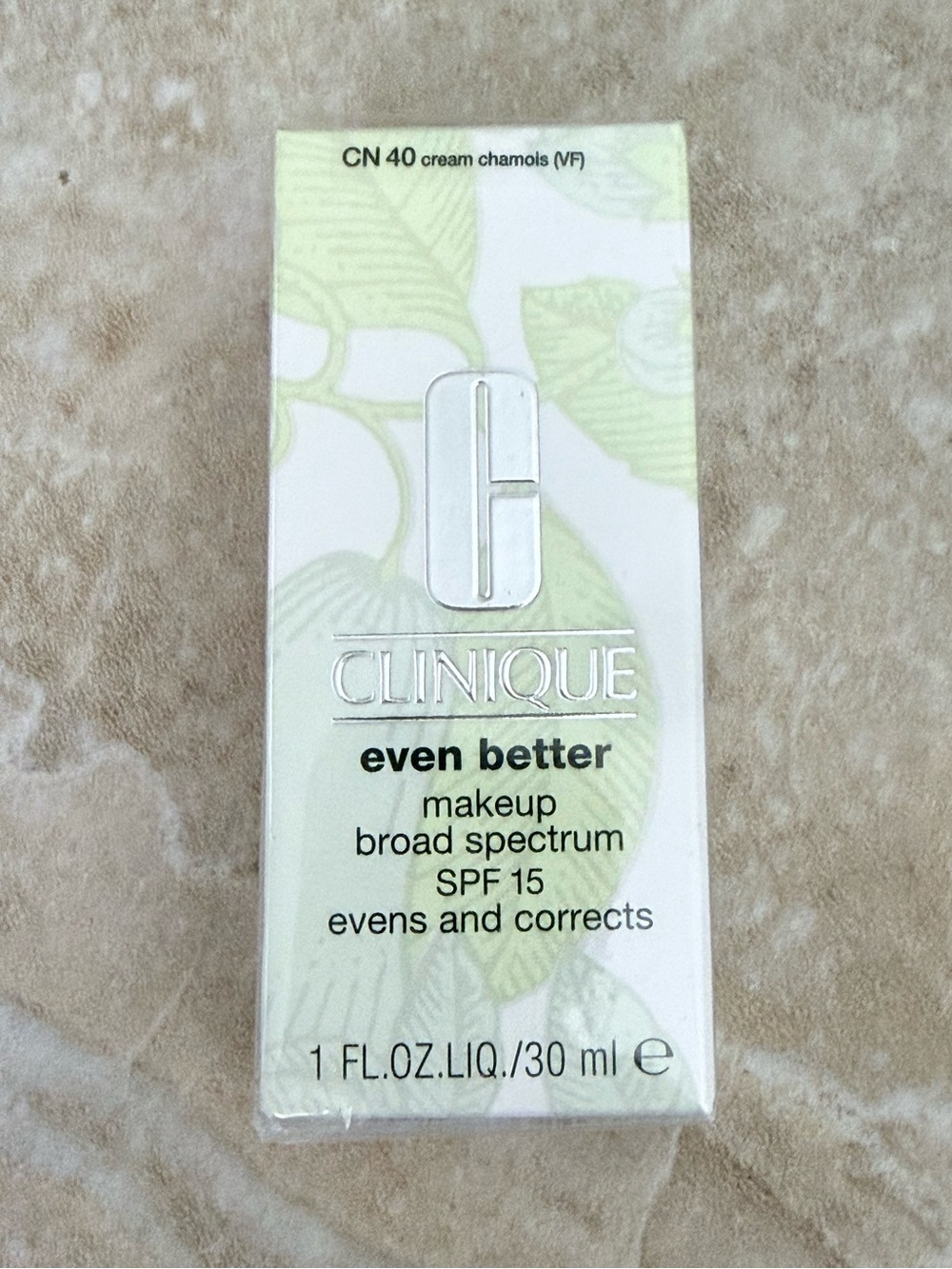 Clinique Even Better makeup foundation shade CN 40 cream chamois
